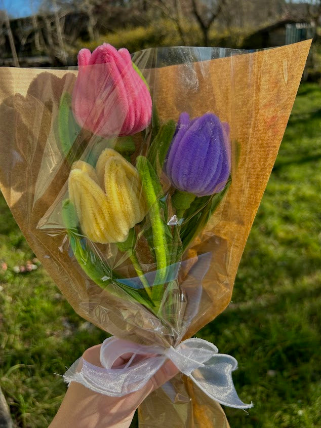 Bouquet de trois tulipes colorées