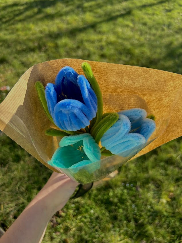 Bouquet de trois tulipes bleues