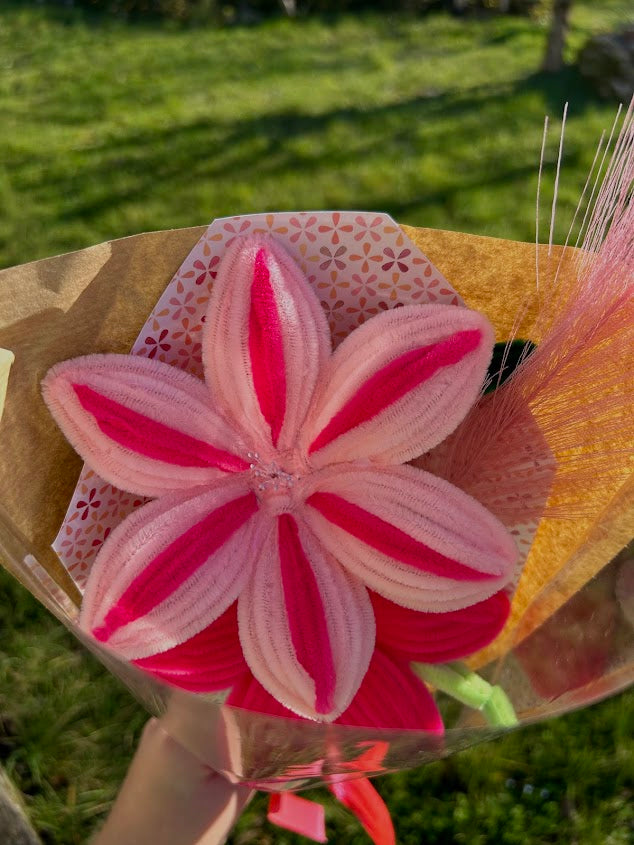 Bouquet Lys Roses – Élégance & Douceur