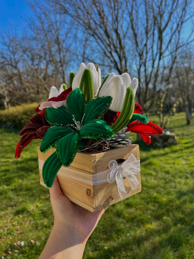 Boite décorative avec  fleurs rouges, vertes et blanches et leds à piles